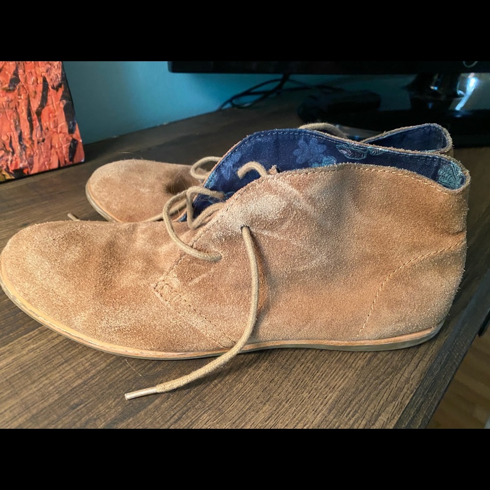 Flat shirt booties/sneakers